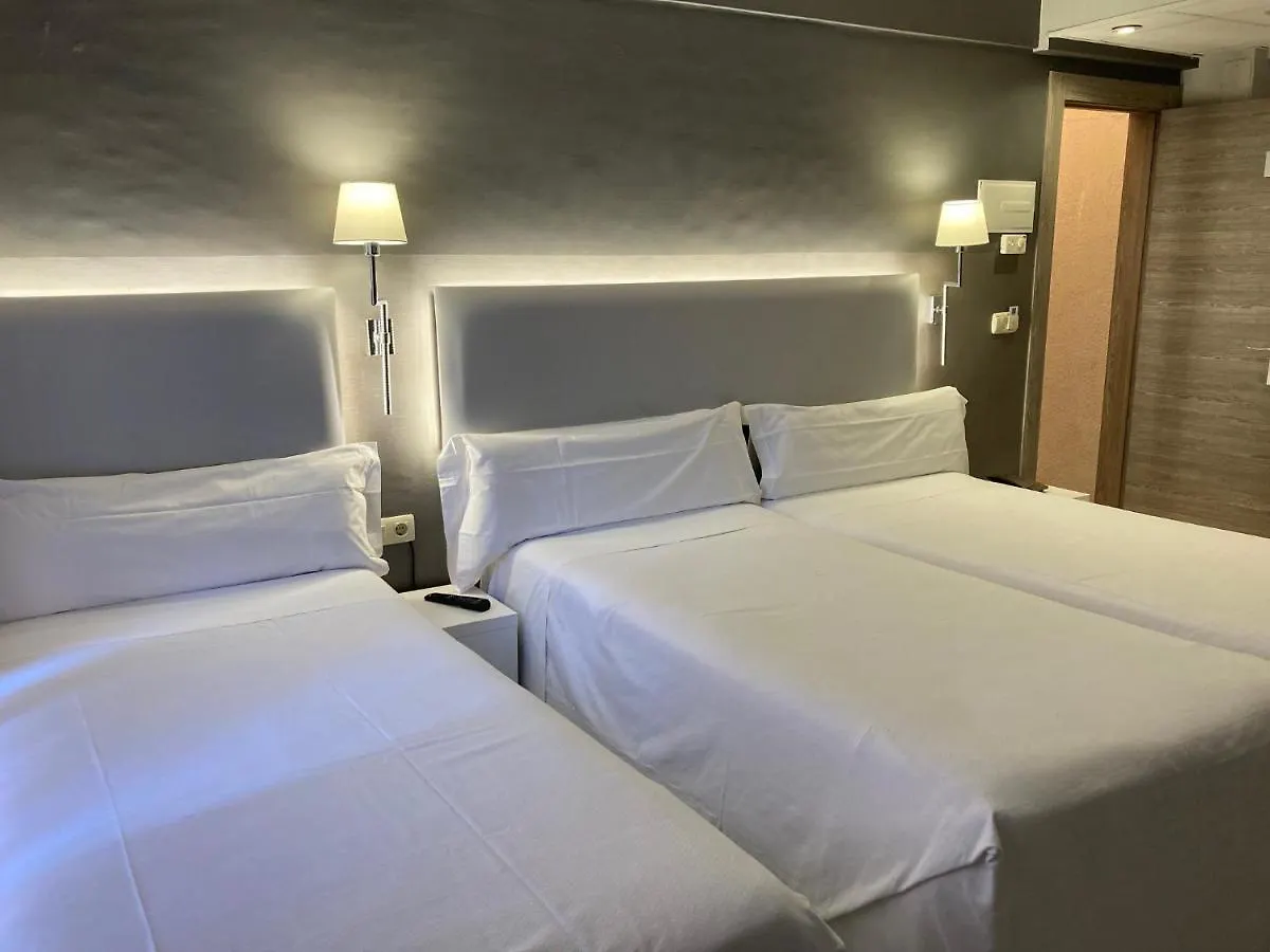 Hotel Bilbi Bilbao 2*,