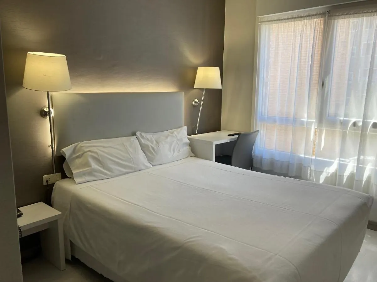 Hotel Bilbi Bilbao 2*,