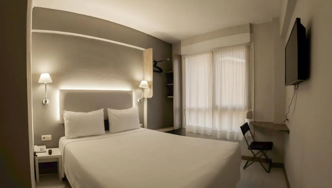 Hotel Bilbi بلباو 2*,  إسبانيا