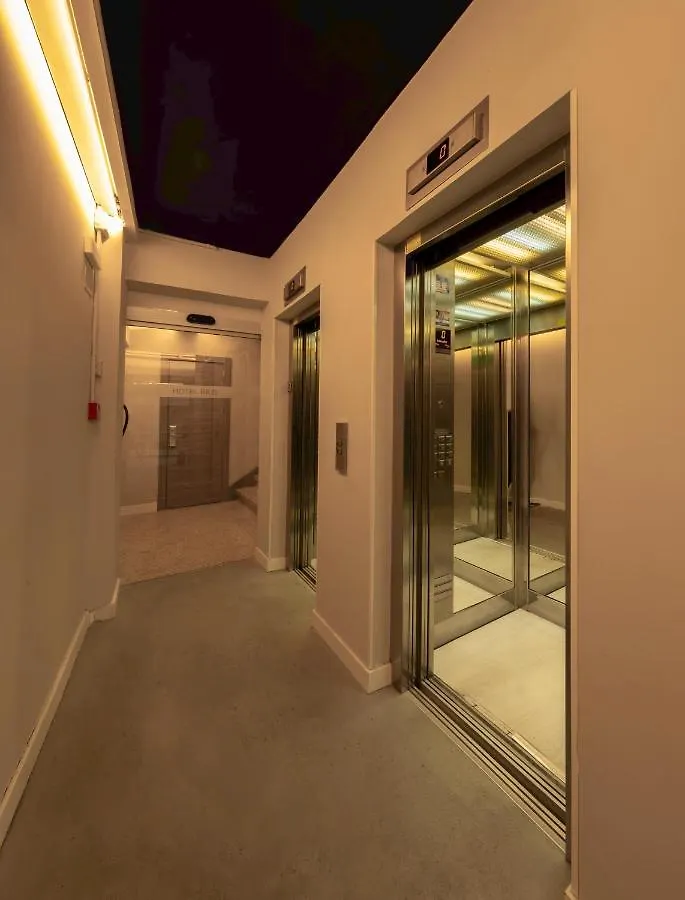 Hotel Bilbi بلباو 2*,